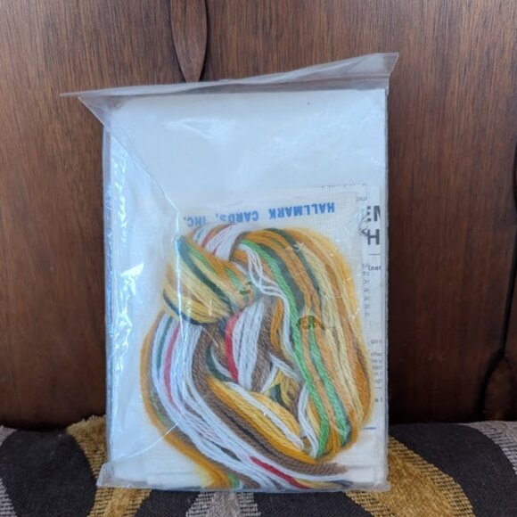 New In Bag Vintage Caron Hallmark Owl Crewel Craft Kit 1978 - Picture 4 of 4